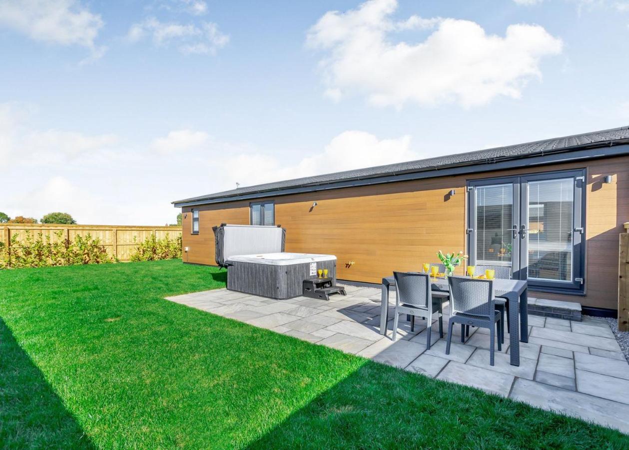 Cotswold Gateway Escape Hotel Offenham Exterior foto
